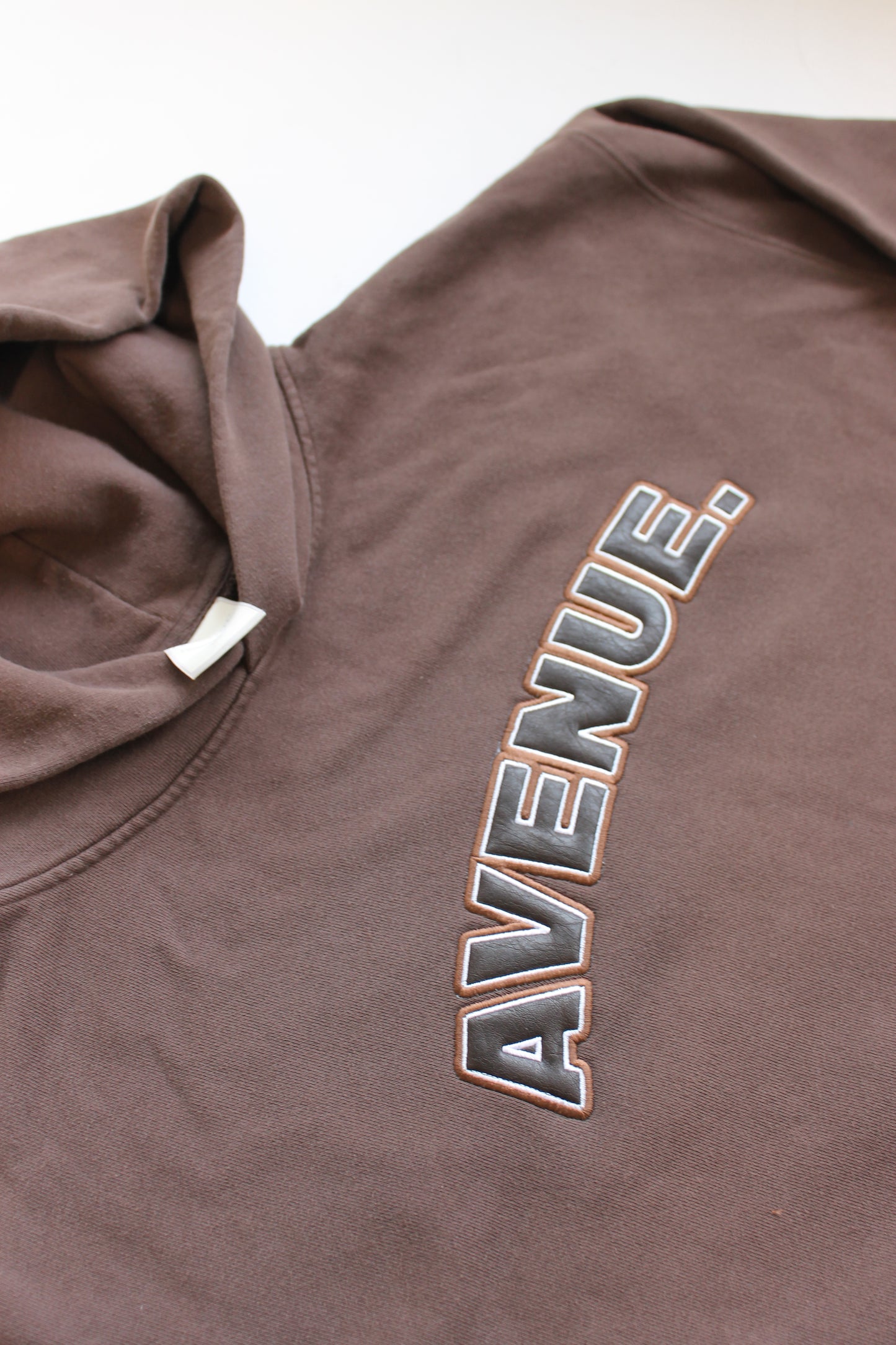 Avenue Hoodie Appliqué Cuir Brown