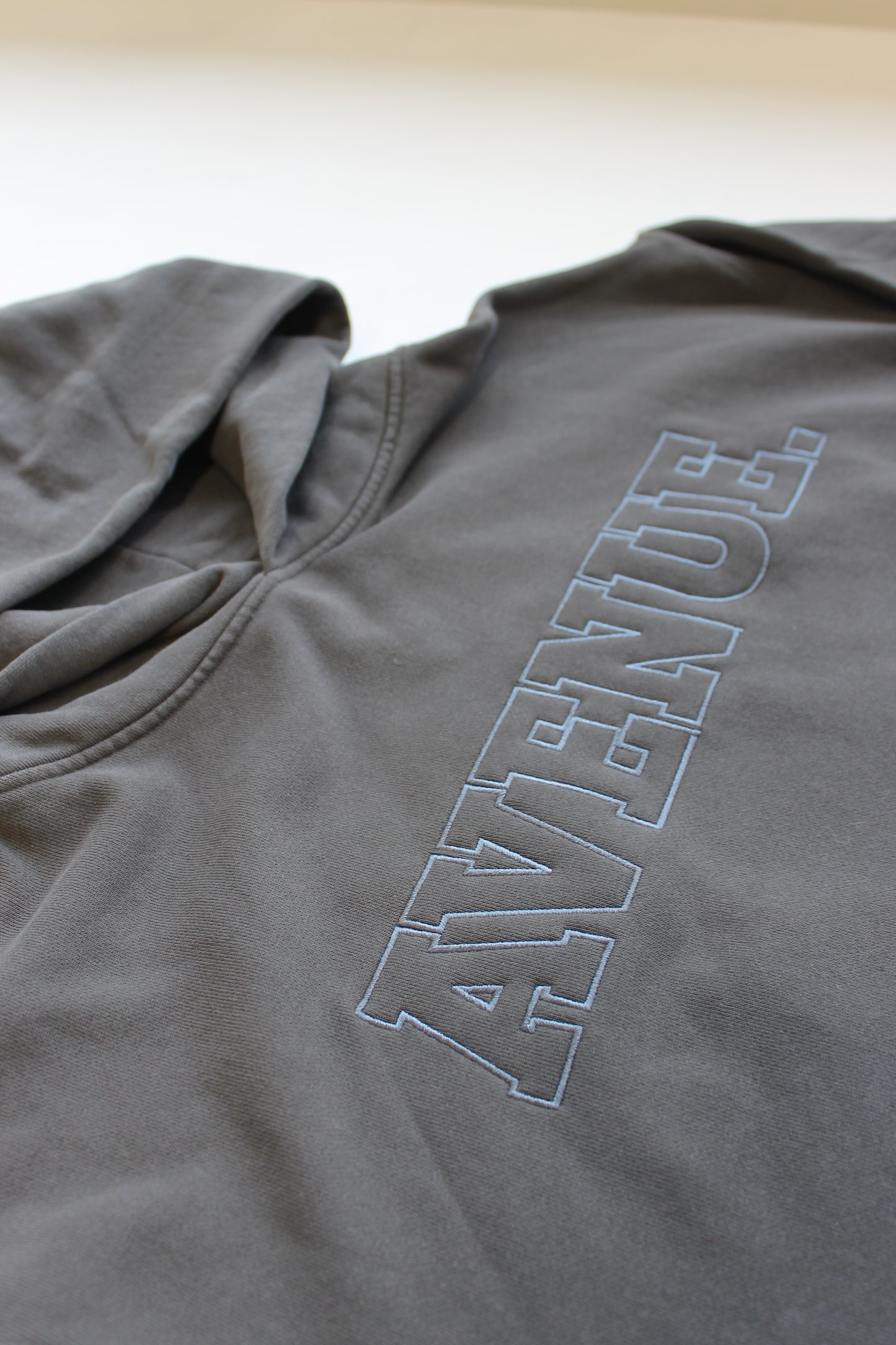 Avenue Hoodie Ton Sur Ton