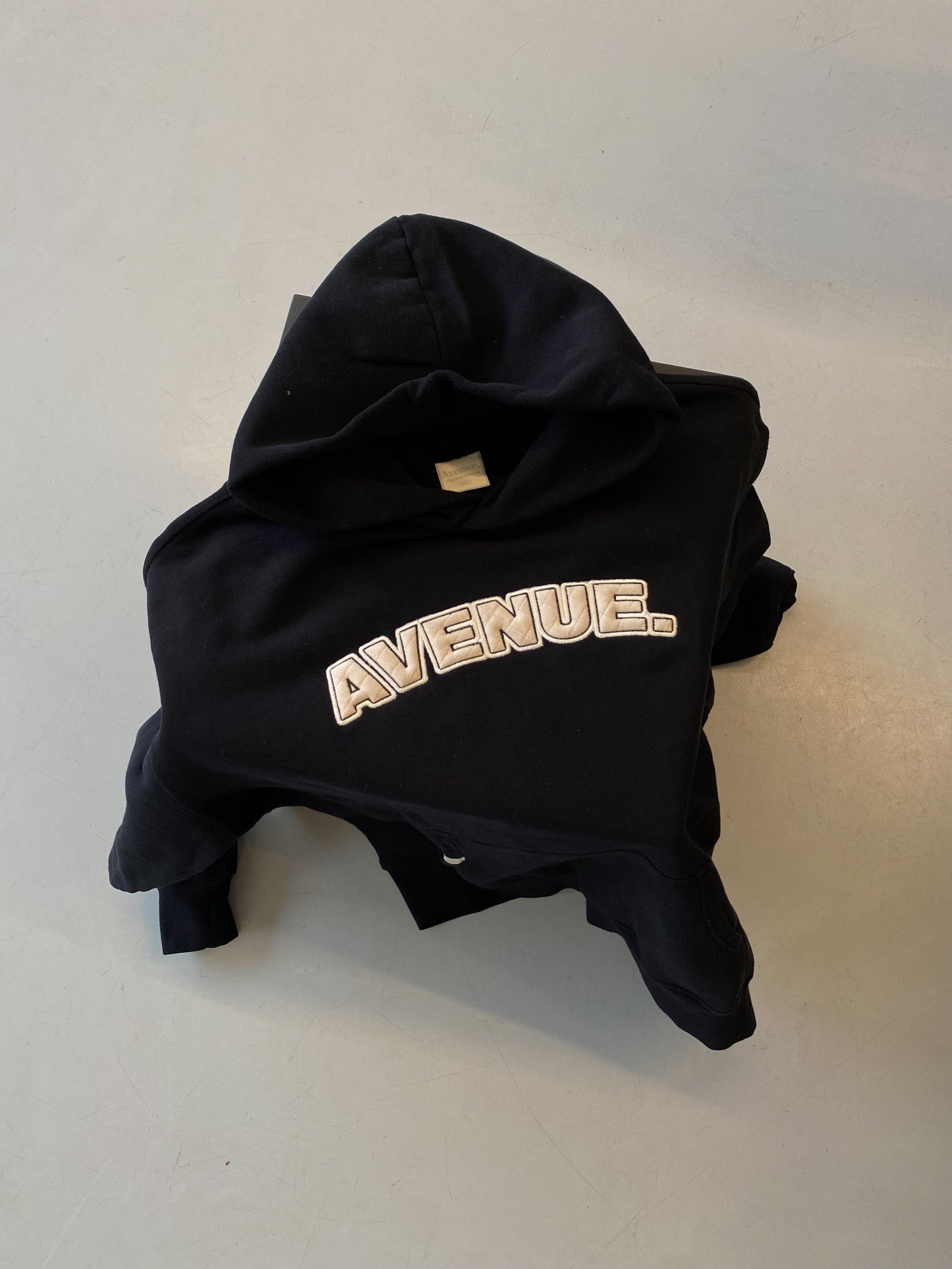 Avenue Main Hoodie Appliqué Matelassé